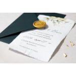 Kézműves merített papír textúra finom aranyozással a meghívó szélén