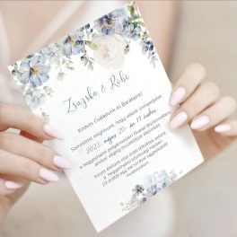 Azure kék esküvői meghívó bordázott művészpapíron