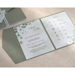 Kinyitott zsebes meghívó két oldallal, eukaliptusz grafikával